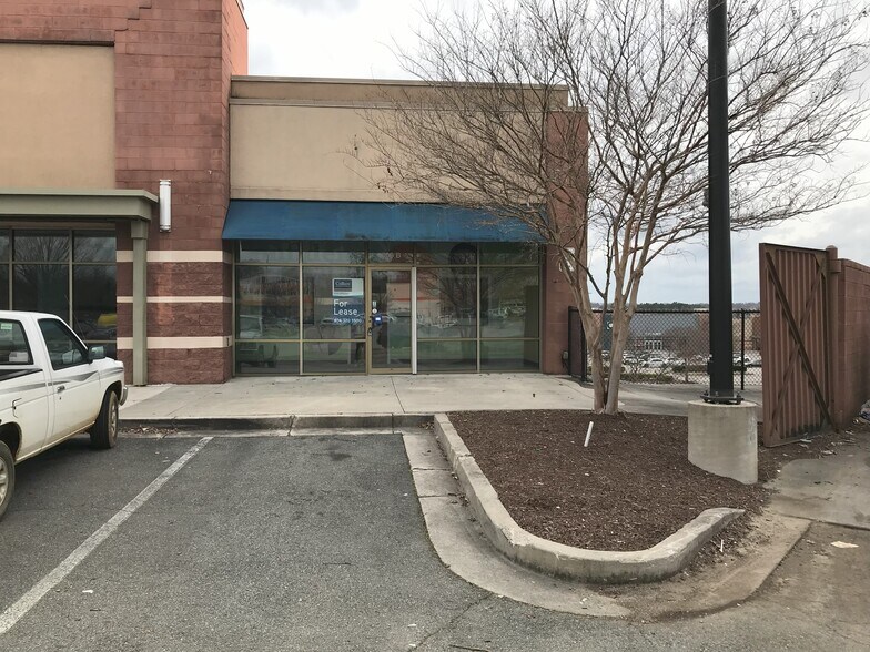 More Photos Of 145 Holt Garrison Pky, Danville Unknown For Lease