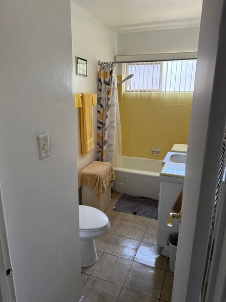 More Photos Of 3815 Don Tomaso Dr, Los Angeles Apartments For Sale