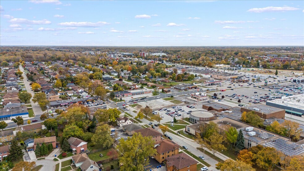 More Photos Of 2410-12-16-2488 Tecumseh W Rd, Windsor Land For Sale