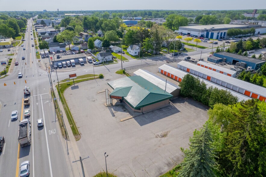 More Photos Of 1201 Salzburg Ave, Bay City Freestanding For Lease