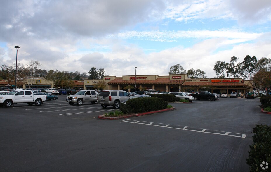 More Photos Of 1081-1139 S Mission Rd, Fallbrook Unknown For Lease