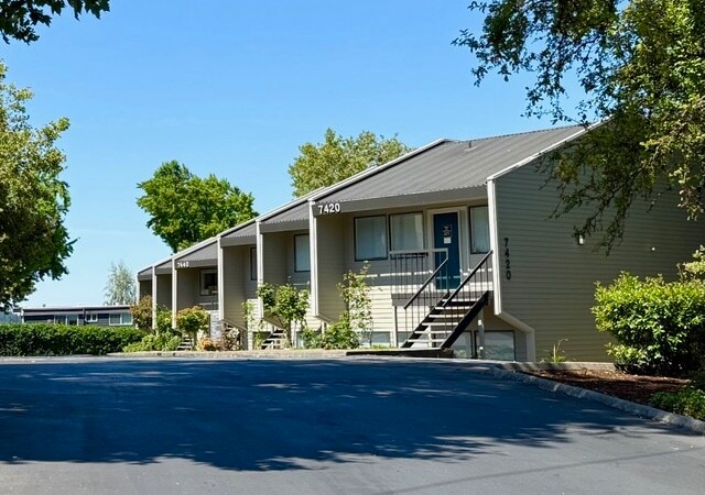 More Photos Of , Tigard Office For Sale