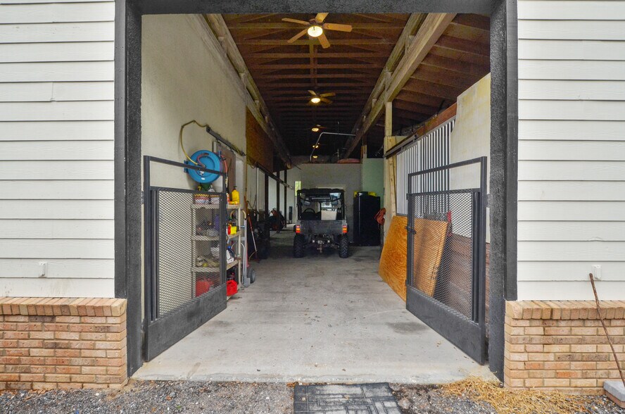 More Photos Of Plymouth/Sorrento- Appy Ln, Apopka Office For Sale