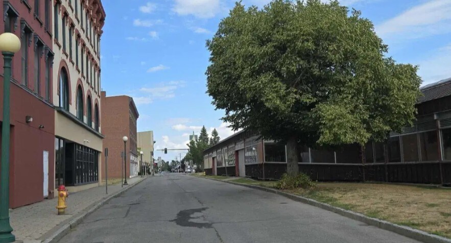 More Photos Of 215 Ford St, Ogdensburg Flex For Sale