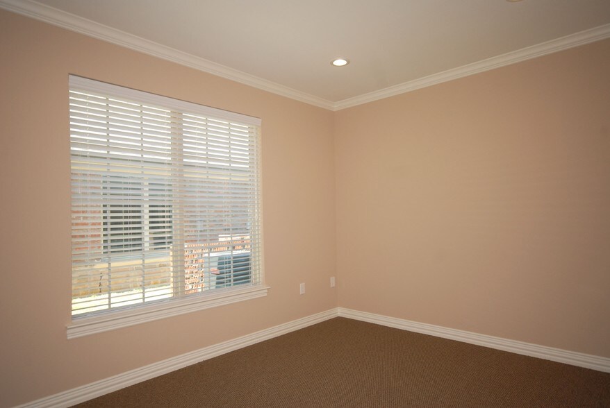 More Photos Of 8951 Collin McKinney Pky, McKinney Medical For Lease