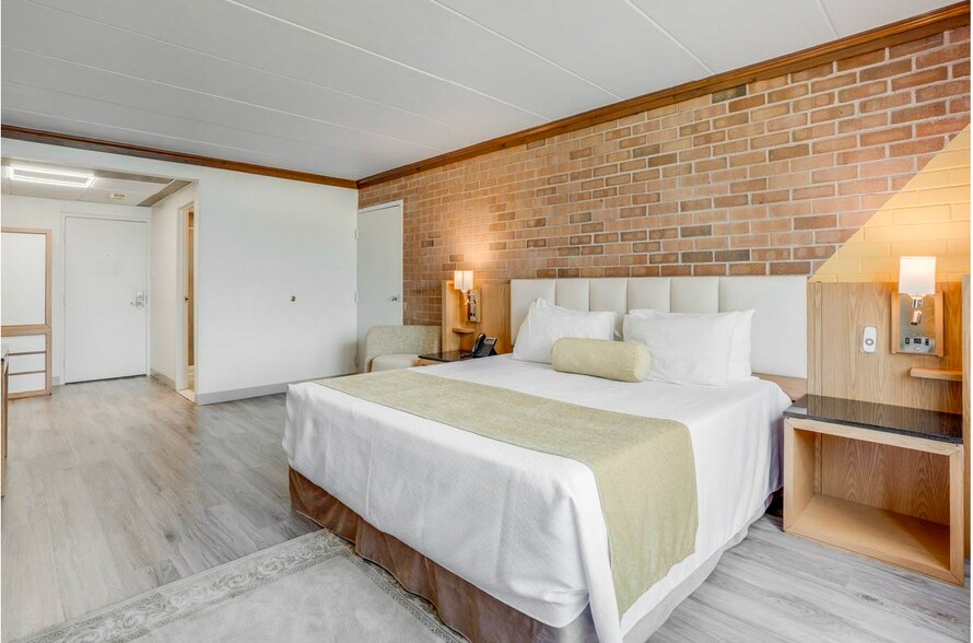 More Photos Of 428 Moseywood Rd, Lake Harmony Hotel For Sale