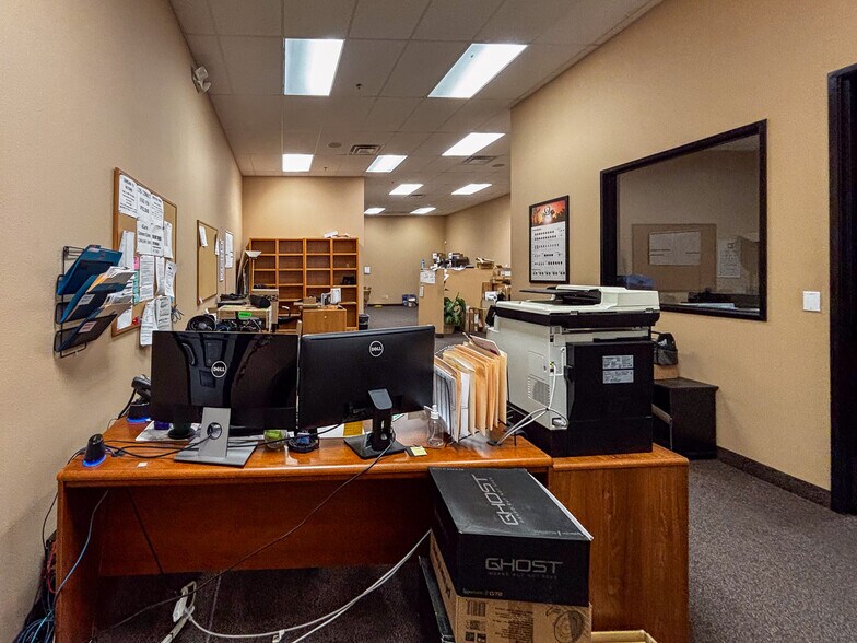 More Photos Of 45130 Golf Center Pky, Indio Warehouse For Sale