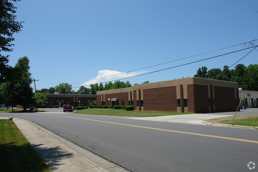 More Photos Of 4740 Dwight Evans Rd, Charlotte Warehouse For Lease