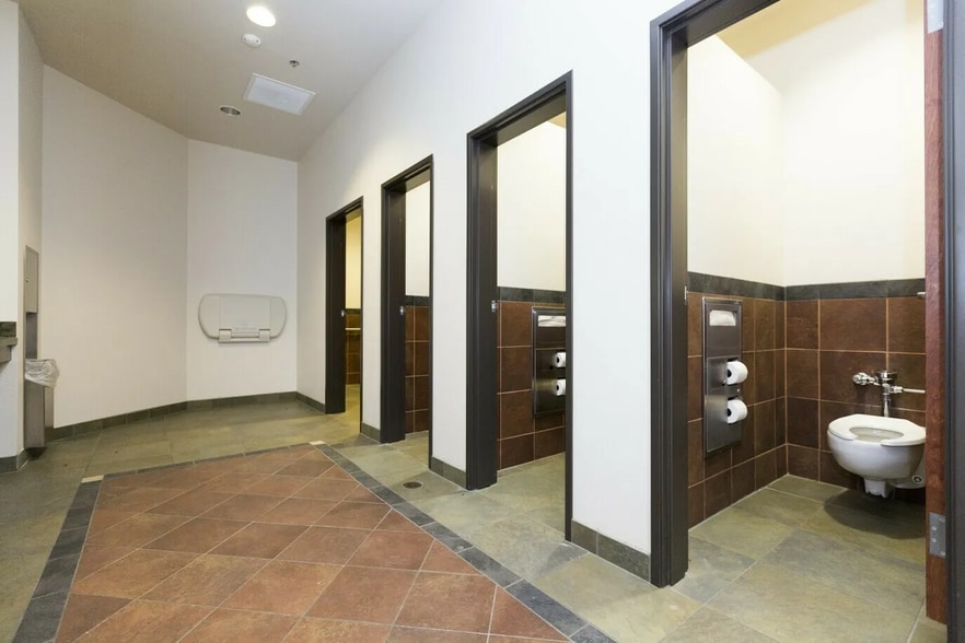 More Photos Of 10000 E University Dr, Prescott Valley Office For Sale