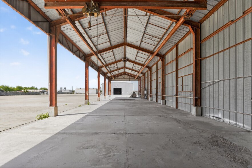 More Photos Of 2434 Etring Ave, Corpus Christi Warehouse For Sale