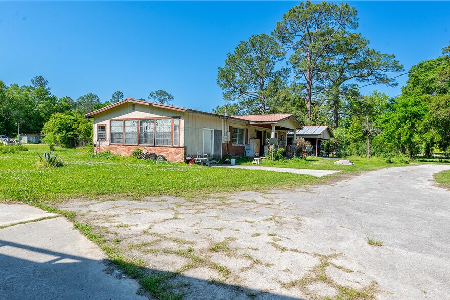 More Photos Of 2856 NE 187th St, Starke Manufacturing For Sale
