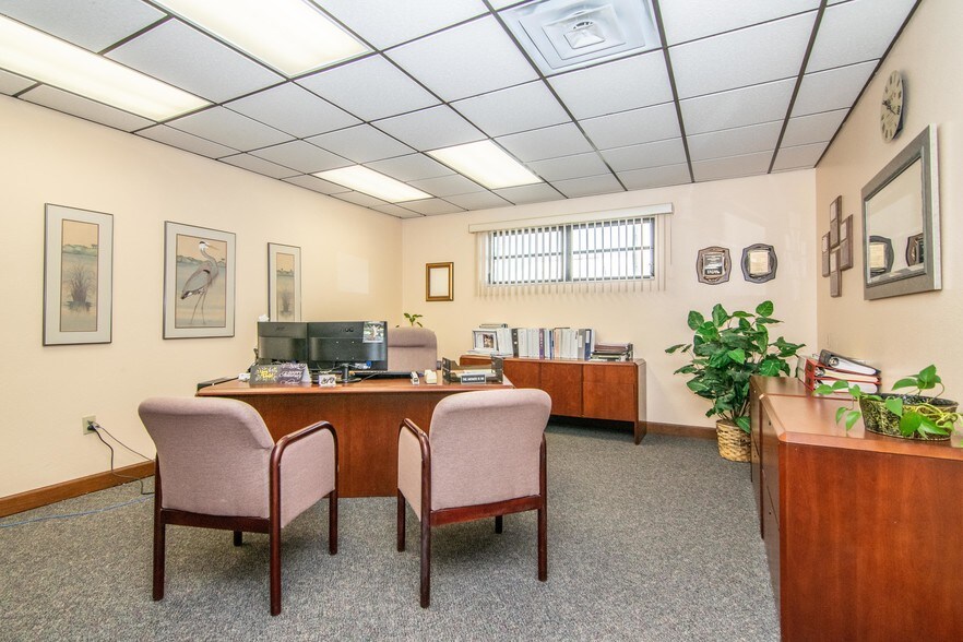 More Photos Of 13080 S Belcher Rd, Largo Office For Lease