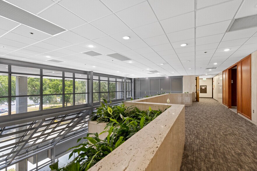 More Photos Of 850 Trafalgar Ct, Maitland Office For Lease