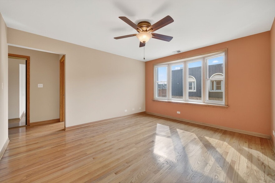 More Photos Of 4369 N Elston Ave, Chicago Specialty For Sale