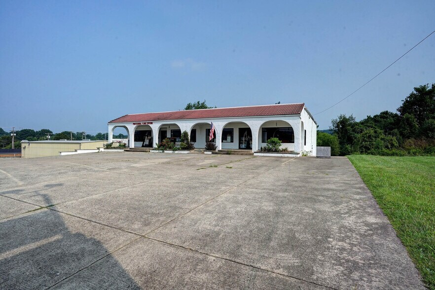 More Photos Of 4495 Teays Valley Rd, Scott Depot General Retail For Sale