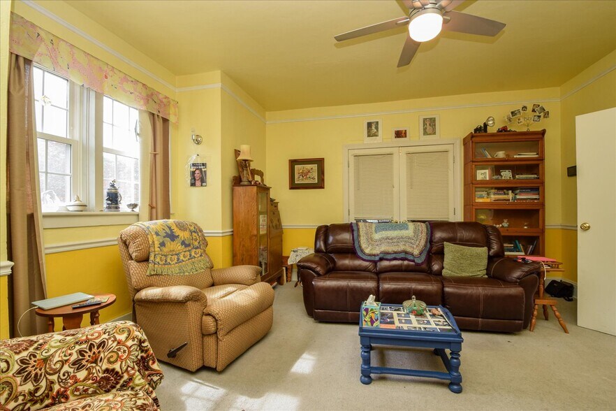 More Photos Of 1911 Memorial Ave SW, Roanoke Office Residential For Sale