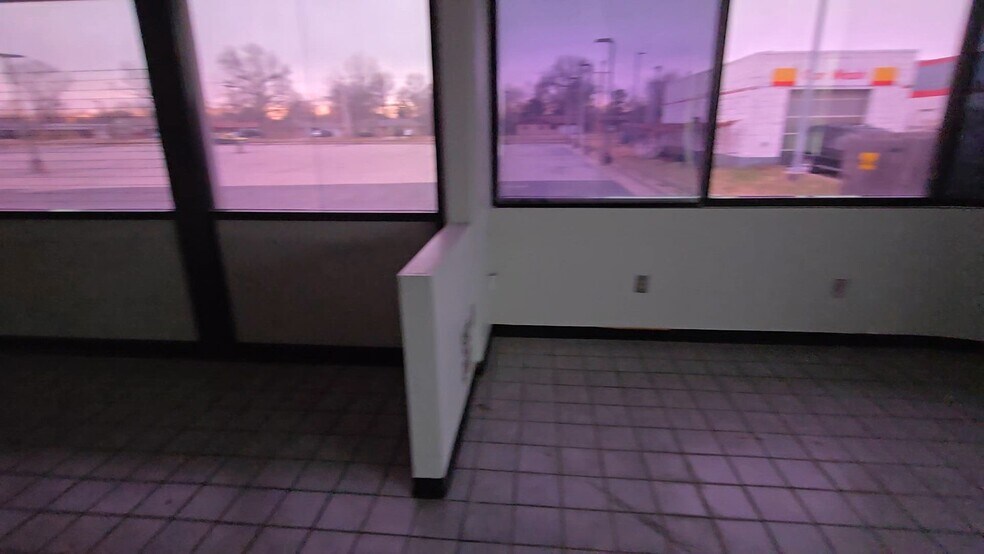 More Photos Of 3003 S Memorial Dr, Tulsa Auto Dealership For Sale