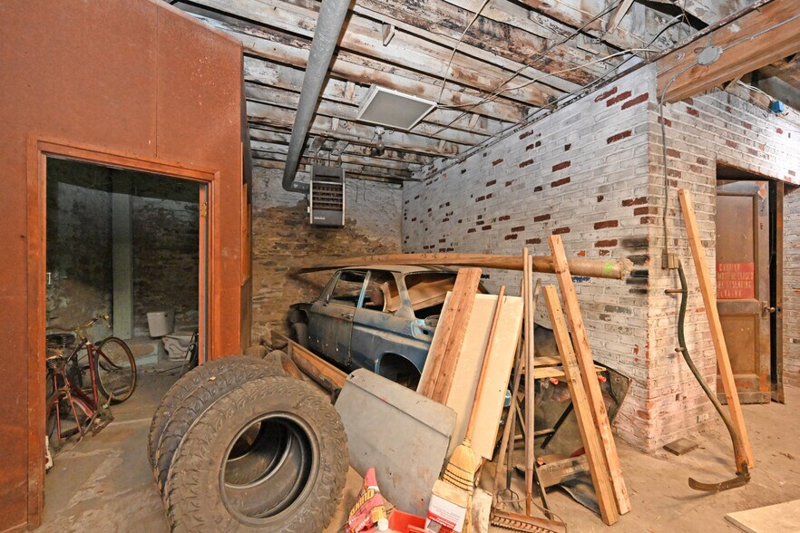 More Photos Of 2025 Dunlap St, Cincinnati Light Manufacturing For Sale