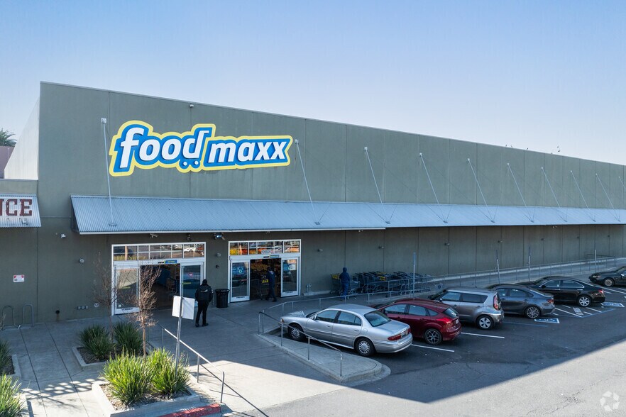 More Photos Of 10950 International Blvd, Oakland General Retail For Lease