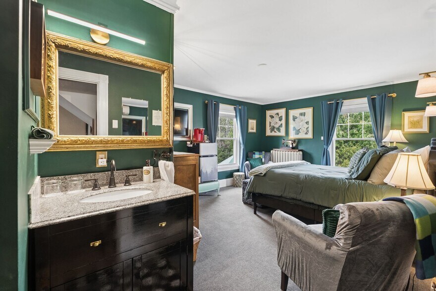 More Photos Of 548 Main St, Fryeburg Hotel For Sale
