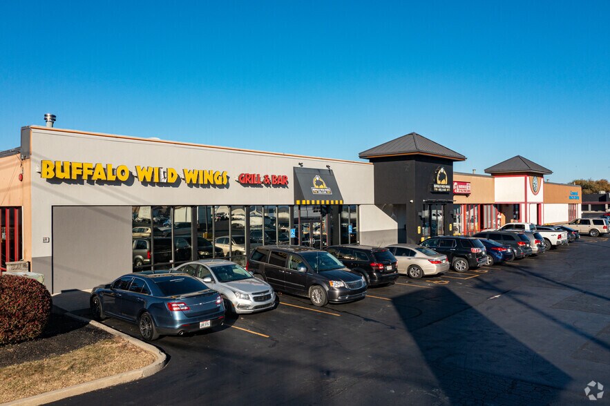 More Photos Of 5081-5093 Glencrossing Way, Cincinnati Freestanding For Lease