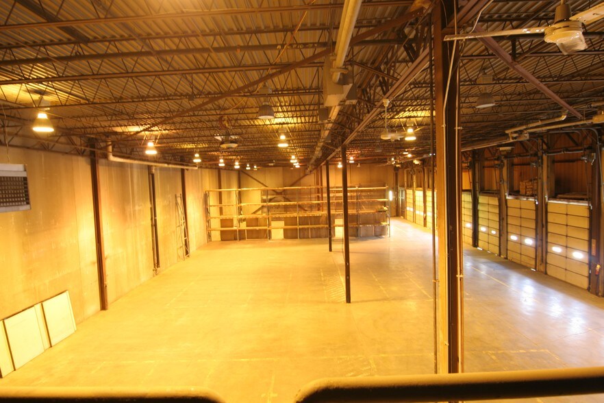More Photos Of 4808 Kroemer Rd, Fort Wayne Warehouse For Lease