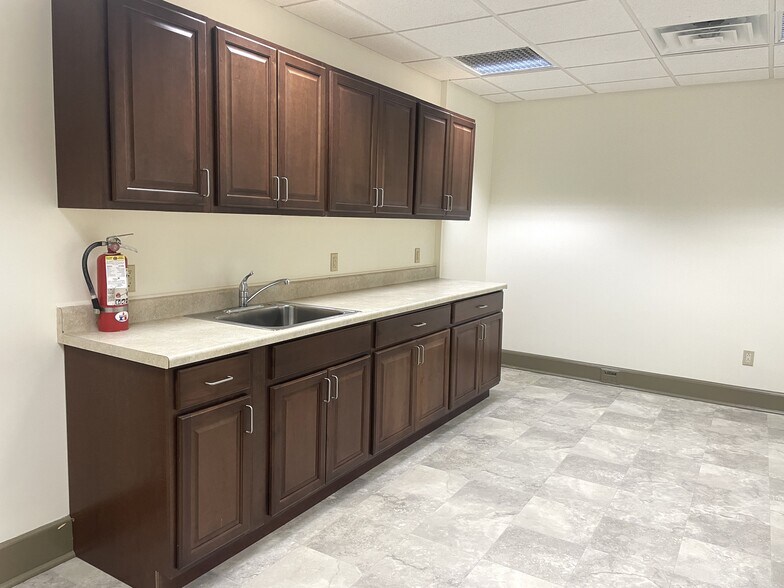 More Photos Of 411 Old Baltimore Pike, Chadds Ford Office For Sale