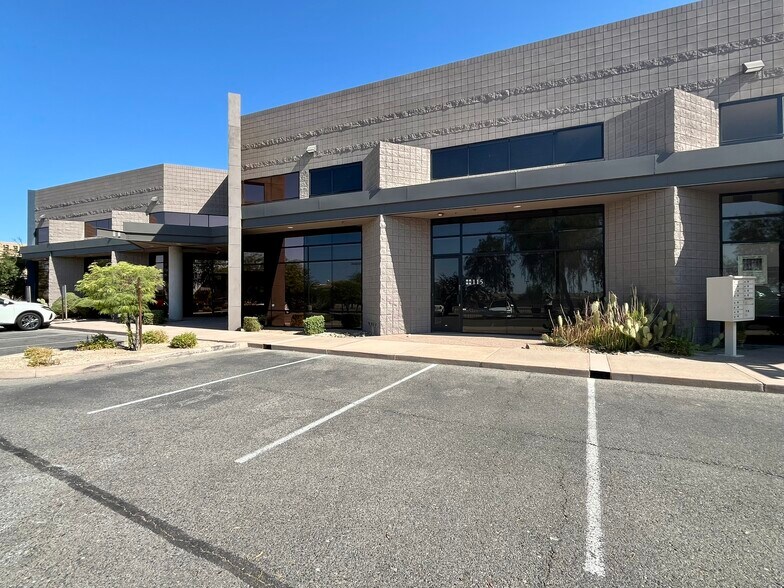 More Photos Of 16413 N 91st St, Scottsdale Distribution For Lease