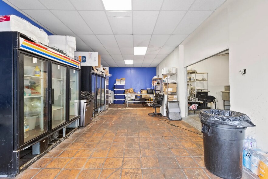 More Photos Of 14613 S Post Oak Rd, Houston Restaurant For Sale
