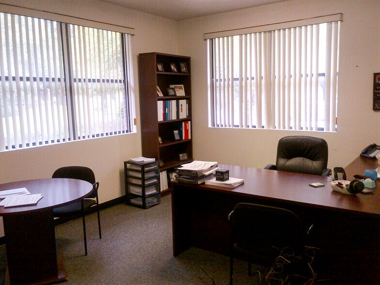 More Photos Of 1949 Commonwealth Ln, Tallahassee Office For Sale