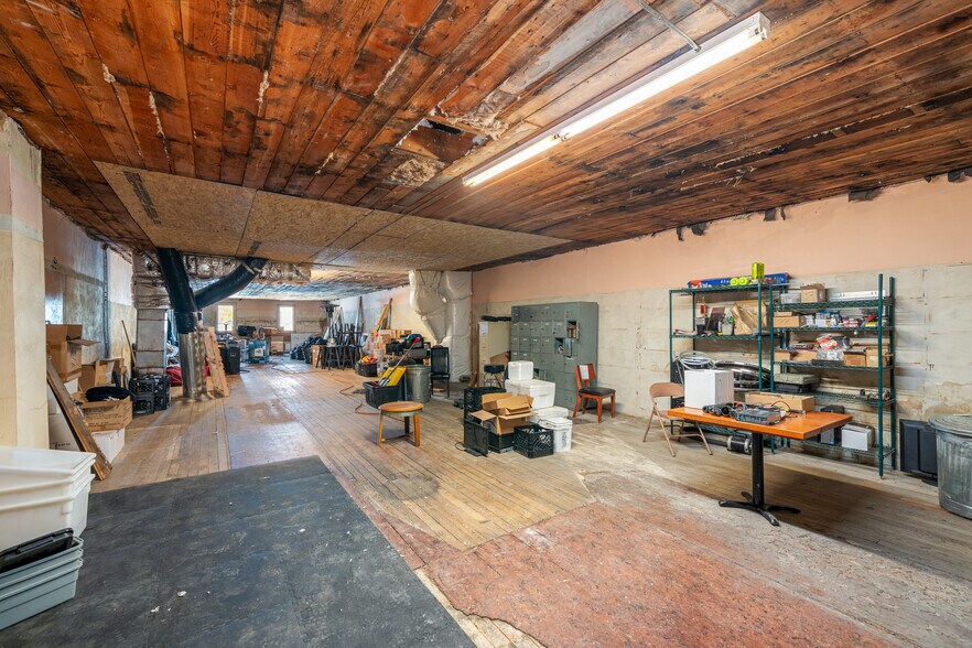More Photos Of 1307 Main St, Oroville Bar For Sale