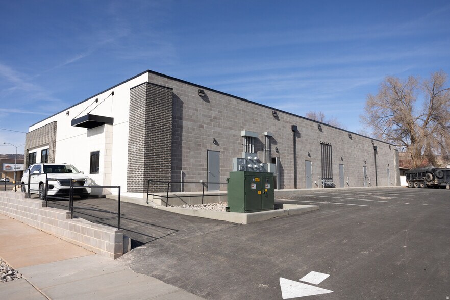 More Photos Of 385 S Main St, Richfield Storefront For Lease