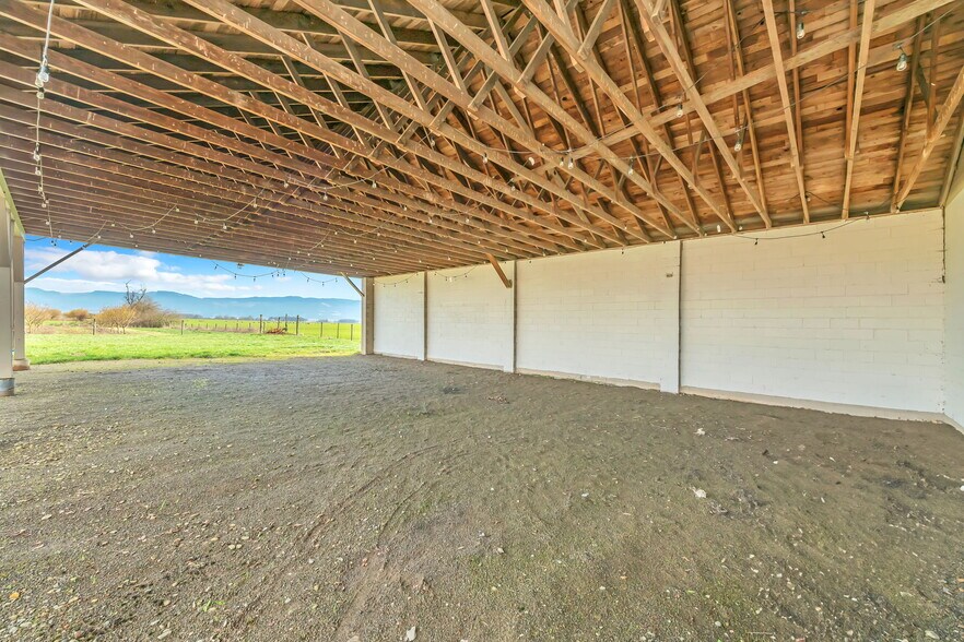 More Photos Of 31414 Harris Dr, Harrisburg Lodge Meeting Hall For Sale