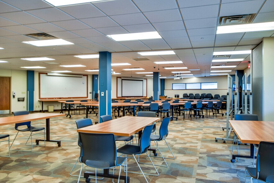 More Photos Of 744 Heartland Trl, Madison Medical For Lease