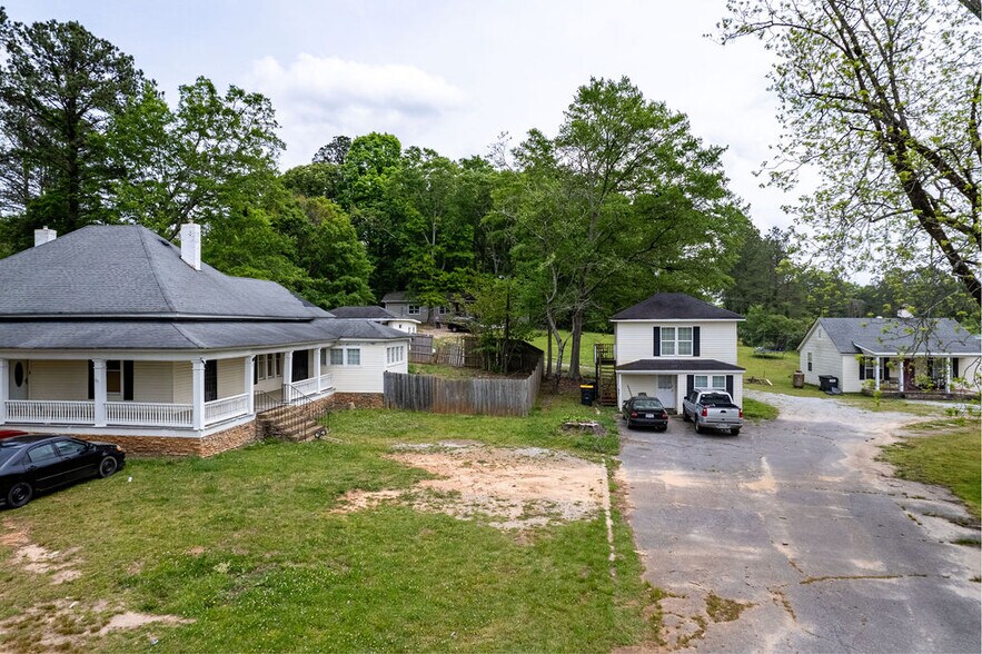More Photos Of 11 Old Carrollton Rd, Newnan Apartments For Sale