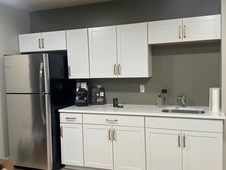 More Photos Of 184 North Ave E, Cranford Office For Lease
