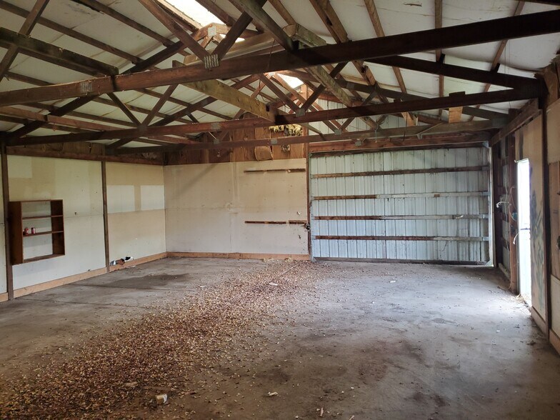 More Photos Of 823 E Virginia St, Evansville Warehouse For Sale