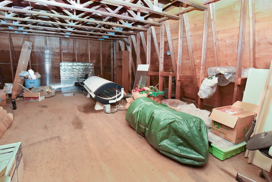 More Photos Of 4143 Main St, Bridgeport Storefront For Sale