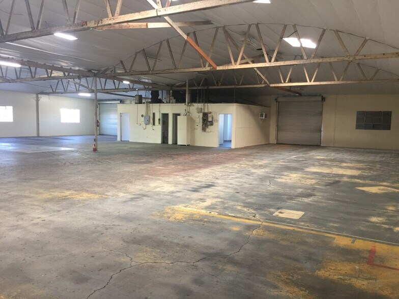 More Photos Of 314 W 168th St, Gardena Warehouse For Lease