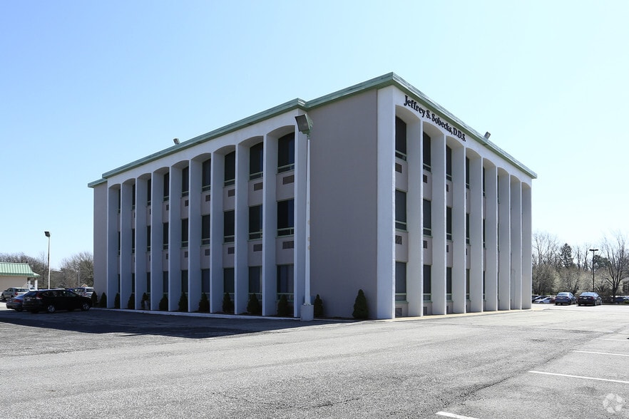 More Photos Of 6315 Pearl Rd, Parma Heights Unknown For Lease