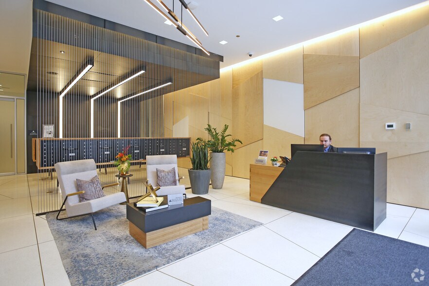 More Photos Of 221 W Hubbard St, Chicago Apartments For Lease