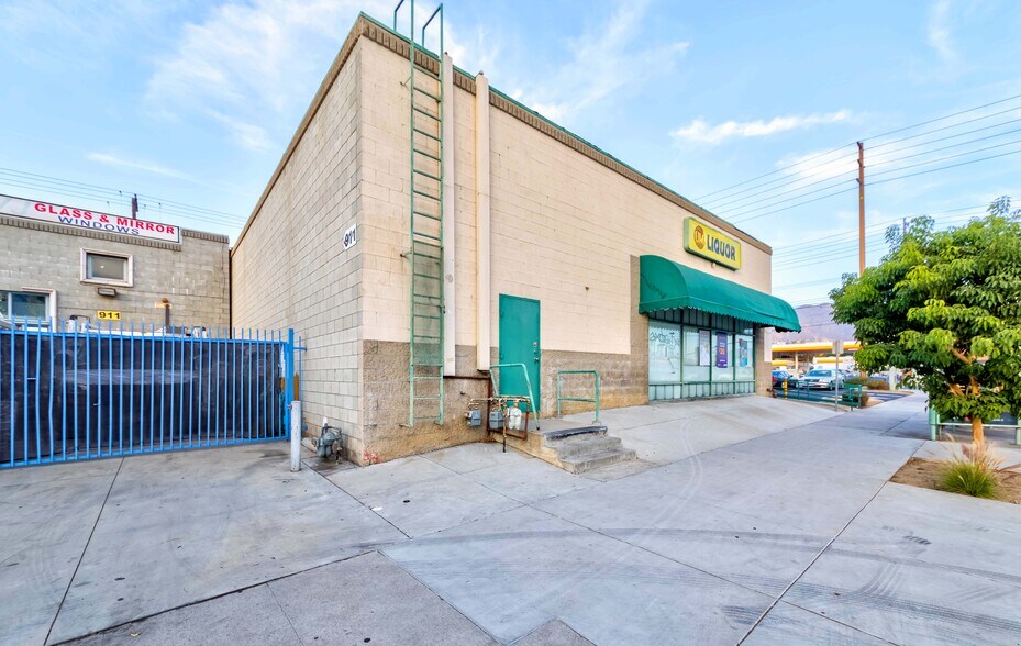 More Photos Of 401-407 N Victory Blvd, Burbank General Retail For Sale