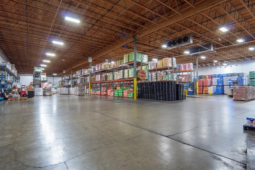 More Photos Of 94 W Valley Mall Blvd, Union Gap Distribution For Lease