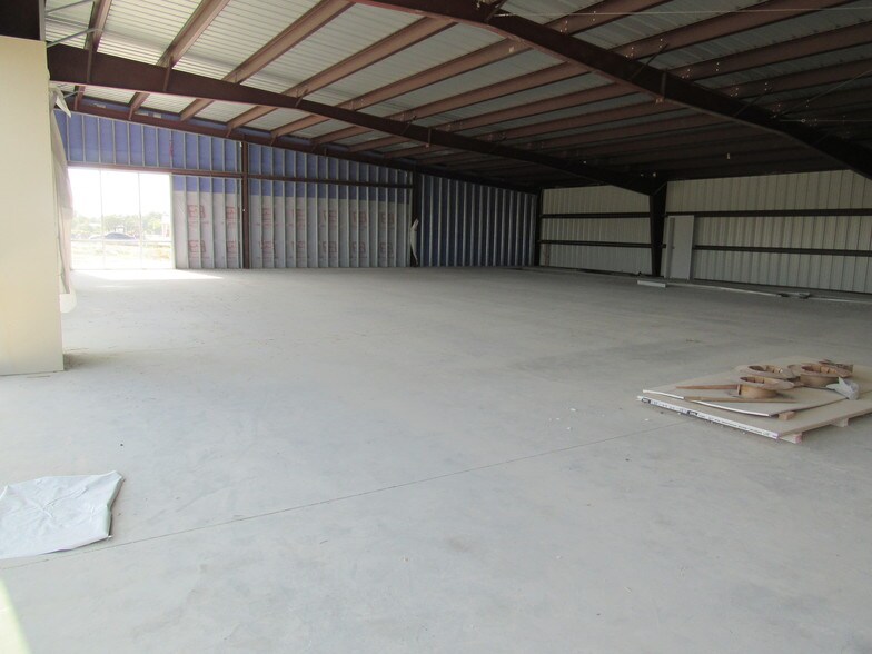 More Photos Of 2102 W Stan Schlueter Loop, Killeen Freestanding For Lease