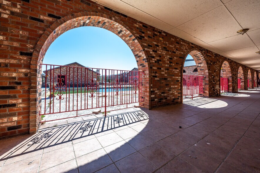 More Photos Of 4858 Route 32, Catskill Hotel For Sale