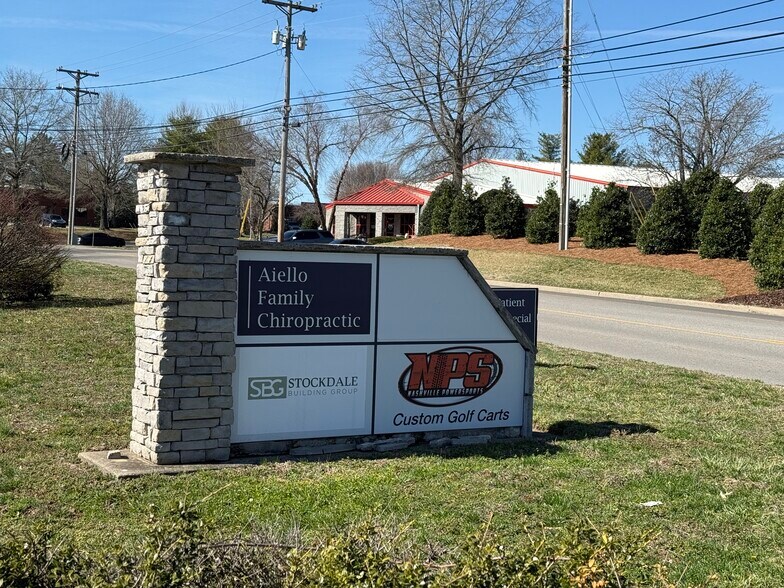 More Photos Of 126 Seaboard Lane, Franklin Office For Sale