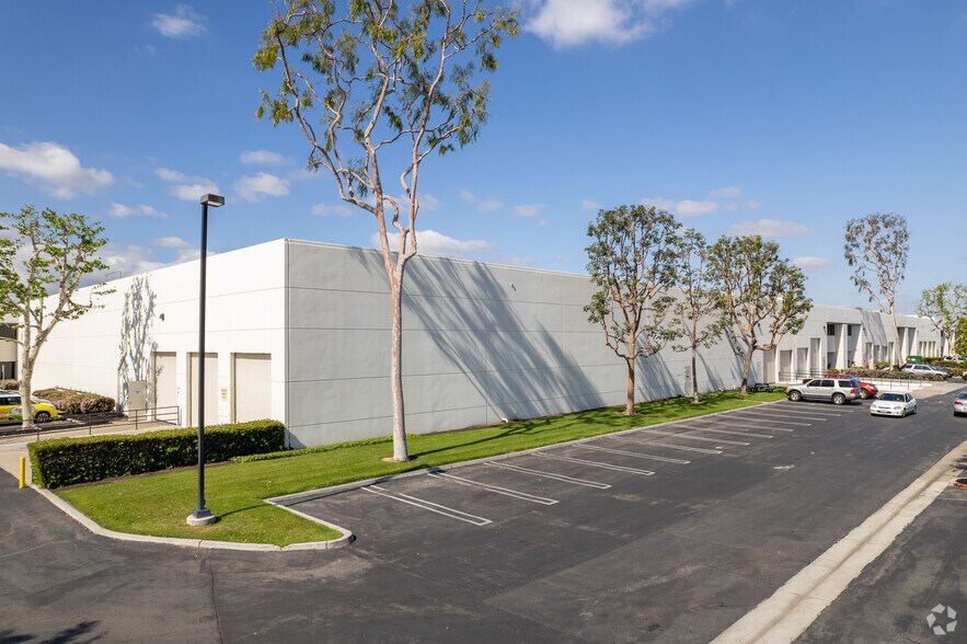 More Photos Of 1 Marconi, Irvine Warehouse For Lease