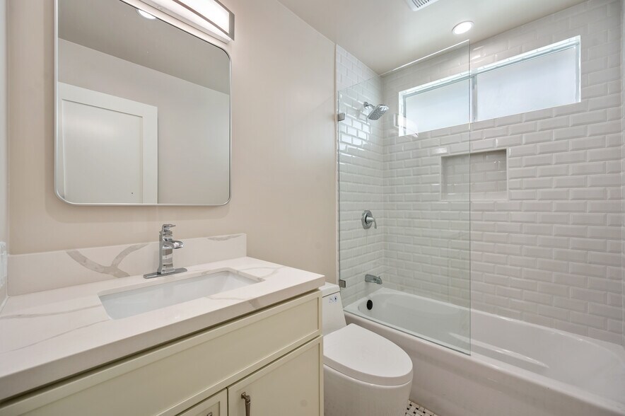 More Photos Of 4311-4315 Eagle Rock Blvd, Los Angeles Storefront Retail Residential For Sale