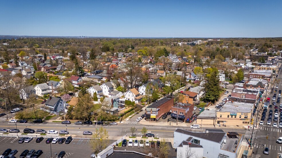 More Photos Of 25115 Northern Blvd, Little Neck General Retail For Sale