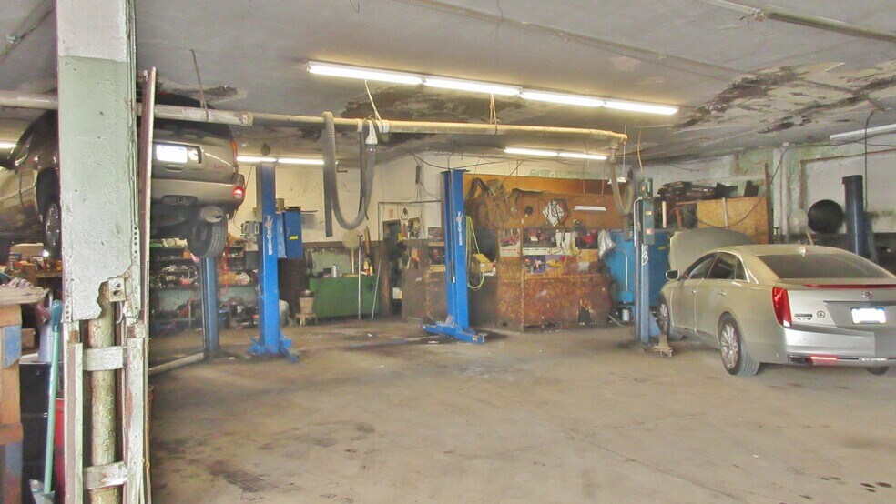 More Photos Of 1622-1628 W Passyunk Ave, Philadelphia Auto Repair For Sale